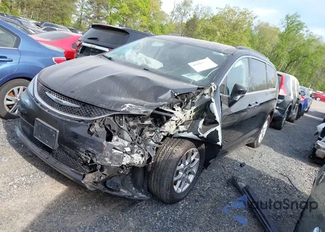 2021 Chrysler Voyager Lxi z USA, uszkodzony, nr VIN 2C4RC1DG0MR506659